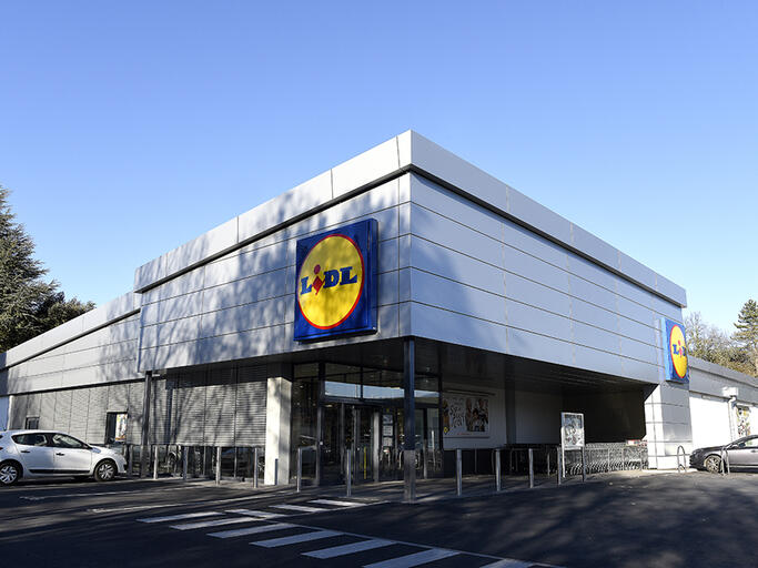 LIDL Shopping Center in Vaison-la-romaine