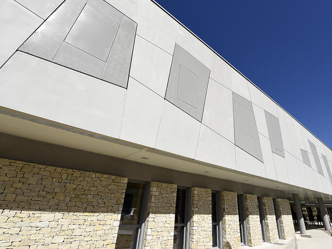 Nouveau plateau technique et hall d'accueil du Centre Hospitalier à Bagnols-sur-Ceze