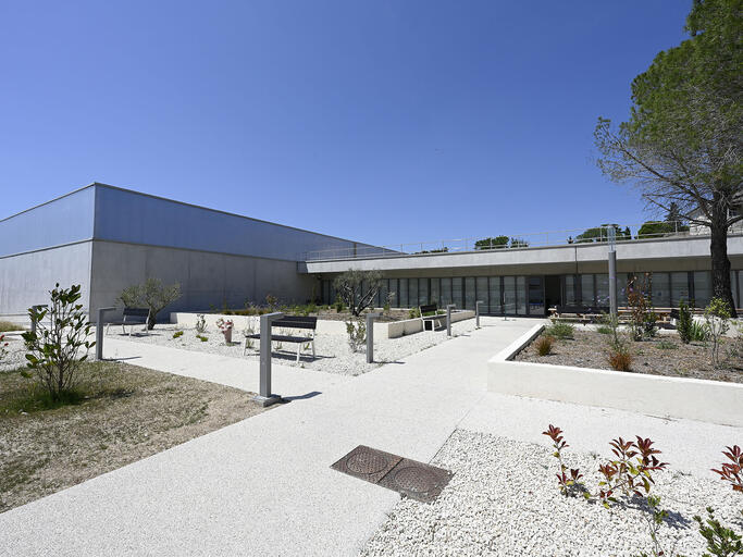Student Center With Dining Room and Sports Complex in Nîmes