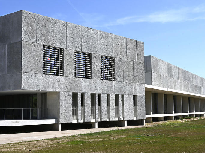 Gymnasium and Sports Facilities in Lançon-en-provence