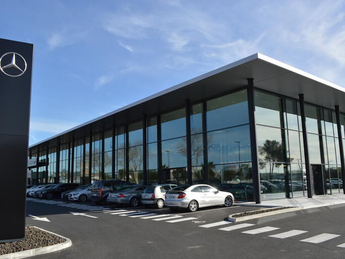 Mercedes and Jeep Dealerships in Toulon La Garde
