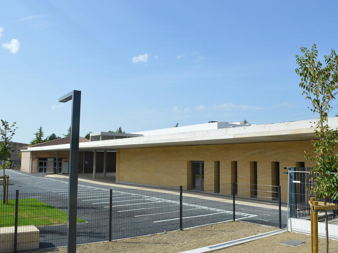 Restructuration of the Vallis Aeria Middle School in Valréas