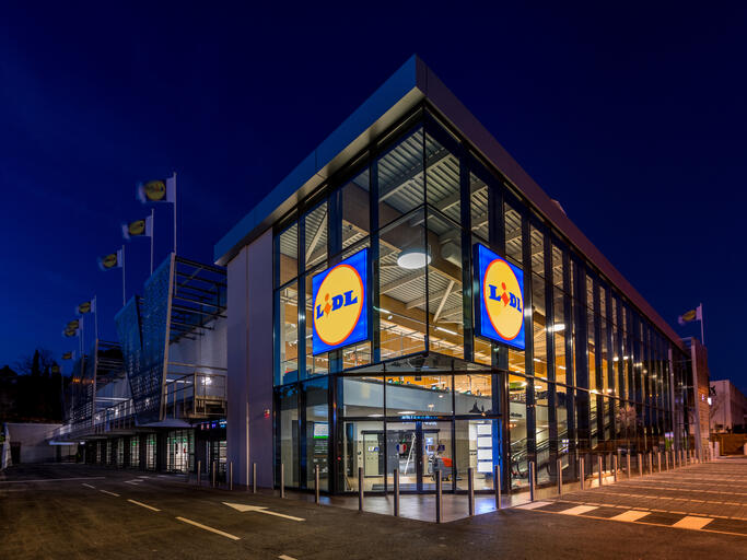 LIDL Shopping Center in Les Pennes Mirabeau