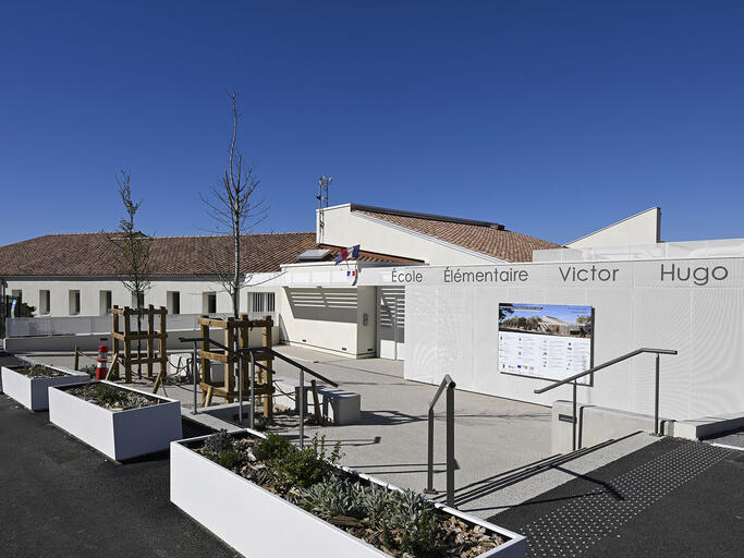 R&eacute;habilitation et extension de l'&eacute;cole Victor HUGO &agrave; Sausset-Les-Pins