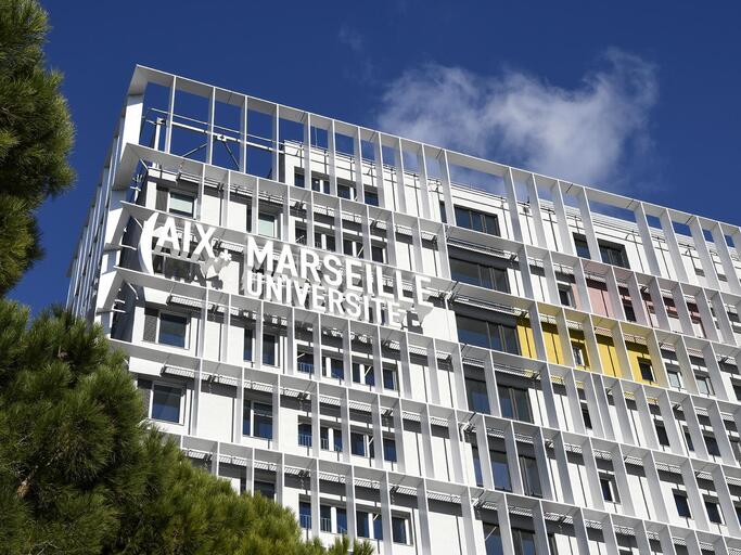 Réhabilitation du Bâtiment d'Enseignement et de Recherche TPR2 à Marseille Luminy
