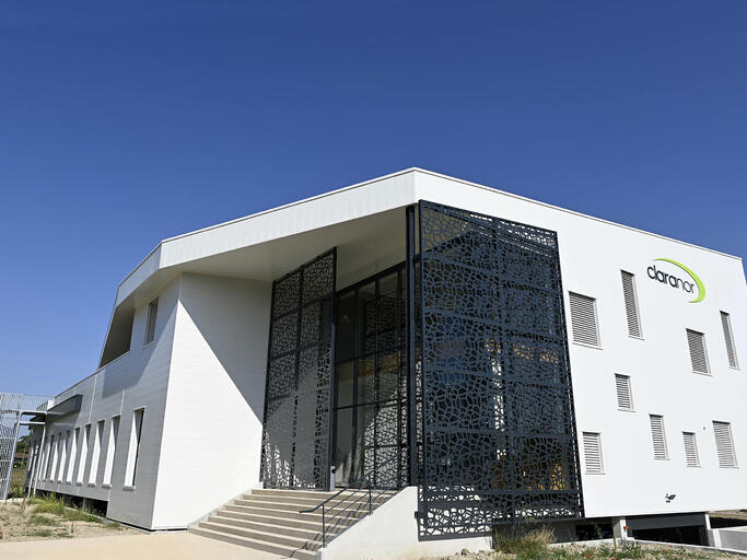 Bâtiment de bureaux et d'activités de la "Société CLARANOR" à Avignon