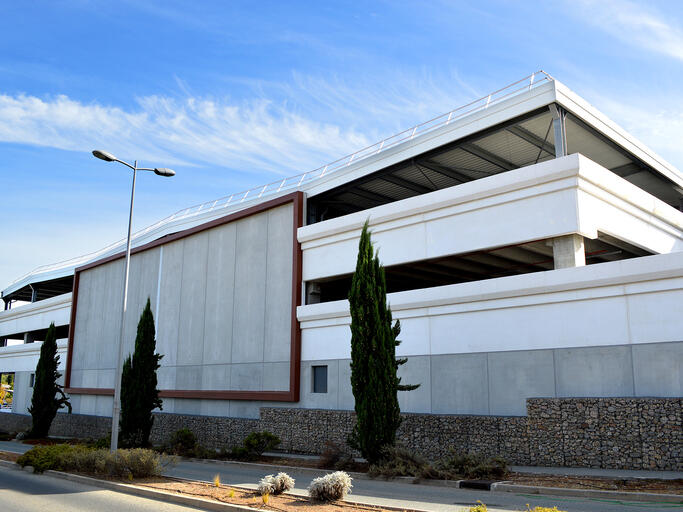 Extension of the Hyper U and Construction of an Areal Parking Lot in Les Arcs-sur-argens